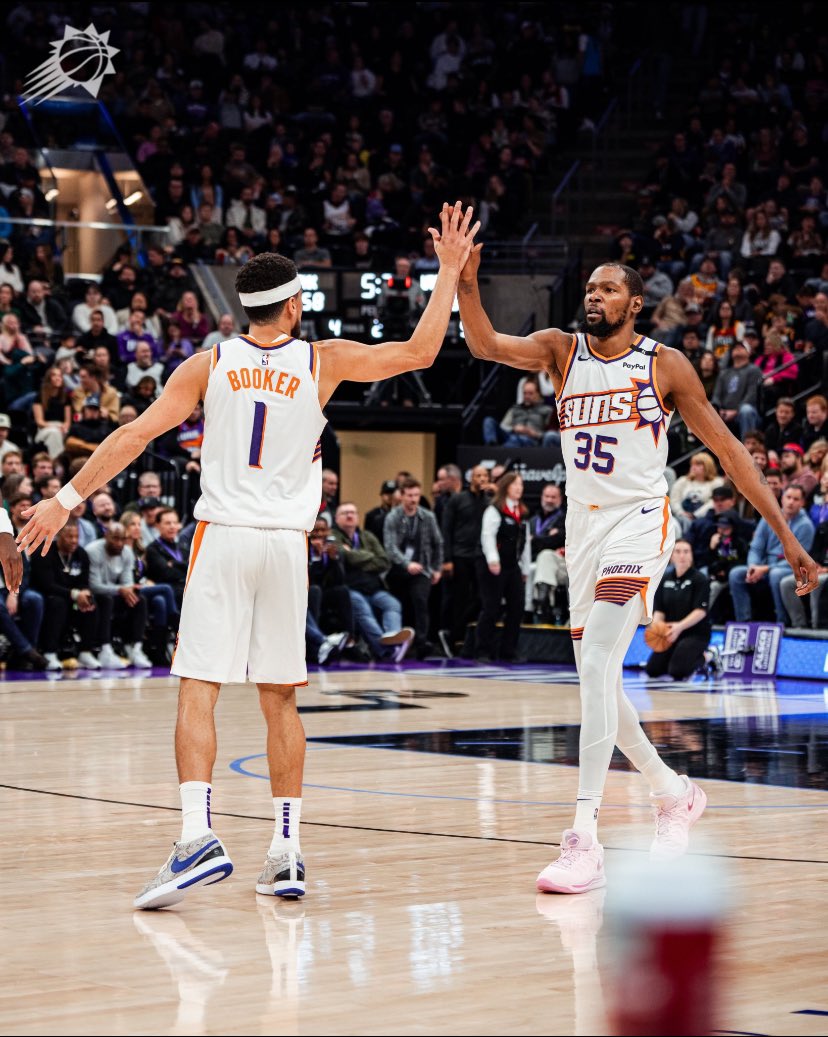 Hatedzs's tweet photo. Kevin Durant 

30 PTS
3 REB
8 AST
2 Stocks

12-2 when he plays #Hes36 #Year18 https://t.co/rrcHqOVCJA