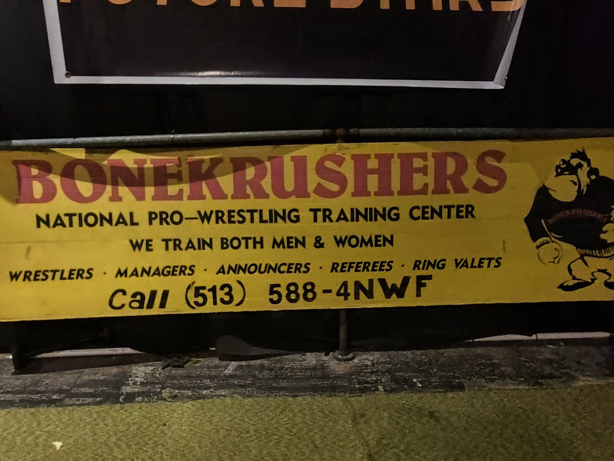IsThisWrestling's tweet photo. The coziest place to see professional wrestling https://t.co/W3l9b7rc8G