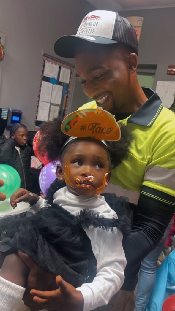 TroyLamar's tweet photo. Happy Birthday Daughter ❤️ #TacoTwosday https://t.co/aFC2MkmtYa