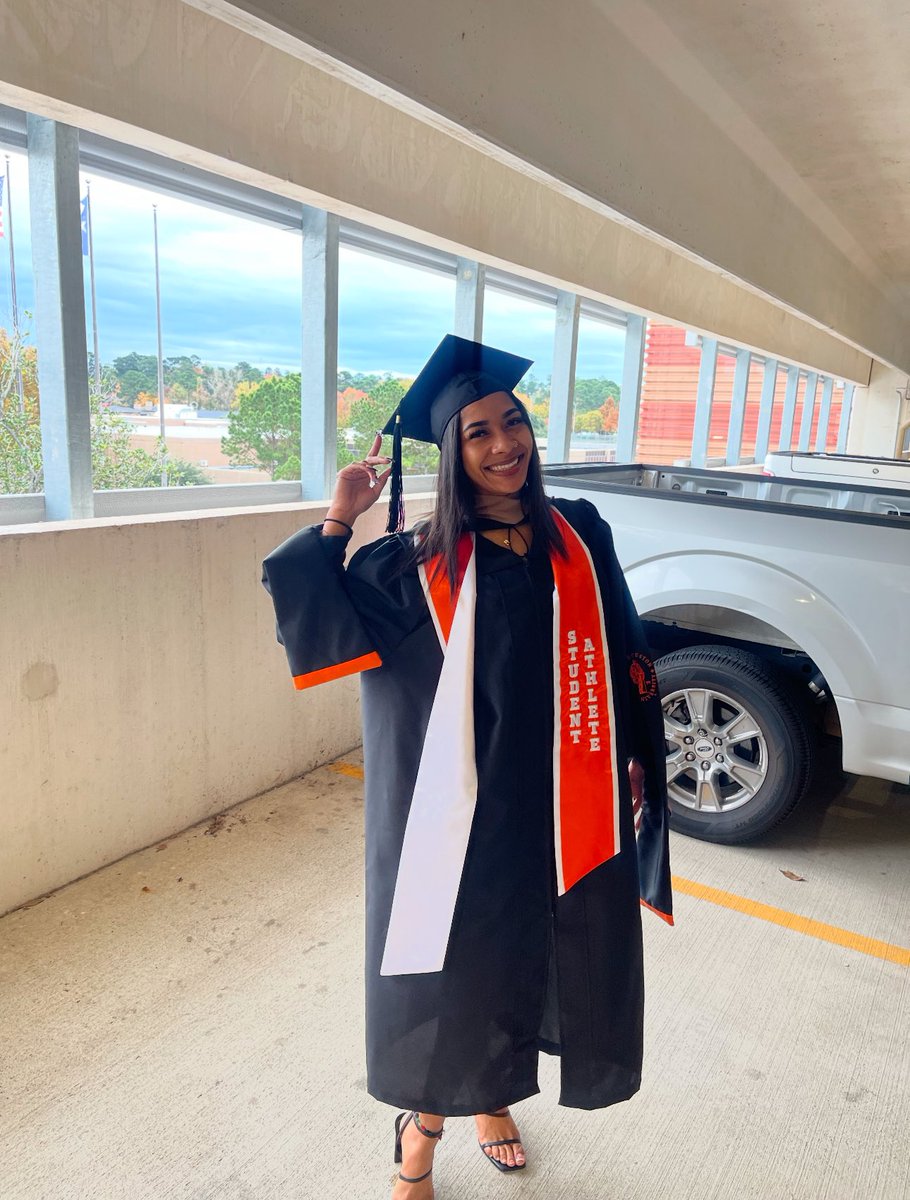 Our 2024 December Graduates - Kinsey, Dana &amp; Andrea🎓 Great humans and great leaders that will make our world a better place 📚🧡🤍⚽️