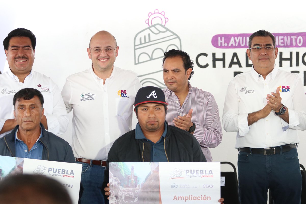 DBringasA's tweet photo. Este día concluyo mi encomienda al frente del @CeasPueOficial, donde dimos grandes pasos para cambiar la vida de miles de familias que no contaban con agua potable o servicios.

Ha sido un honor servir a Puebla y ser parte del equipo que encabeza nuestro gobernador @SergioSalomonC, a quien le agradezco profundamente por permitirme esta gran oportunidad.

Igualmente agradezco a las y los los integrantes de la Comisión Estatal de Agua y Saneamiento por el trabajo que realizamos juntos día a día. Hoy puedo decir ¡Misión cumplida!

Somos la gran familia poblana, somos #UnGobiernoPresente.