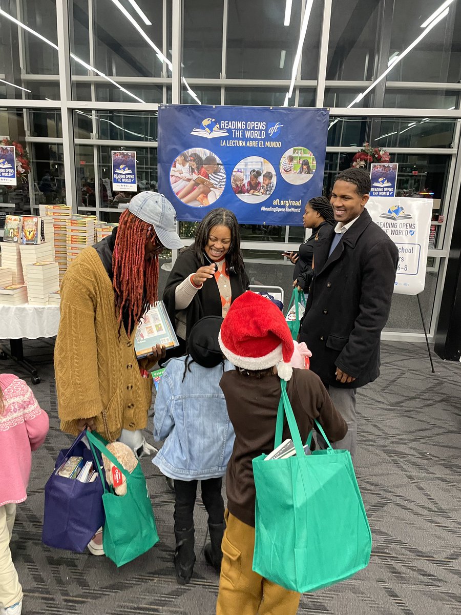 AftSpring's tweet image. We’re having a wonderful Reading Opens the World Winter Wonderland Event with Spring ISD! #ReadingOpensTheWorld #FirstBook #SpringAFT #SpringISD #TheAFT