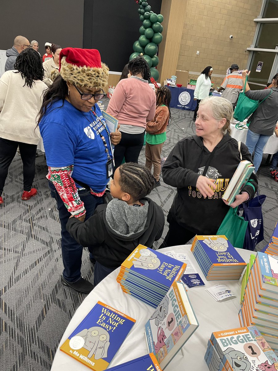 AftSpring's tweet image. We’re having a wonderful Reading Opens the World Winter Wonderland Event with Spring ISD! #ReadingOpensTheWorld #FirstBook #SpringAFT #SpringISD #TheAFT