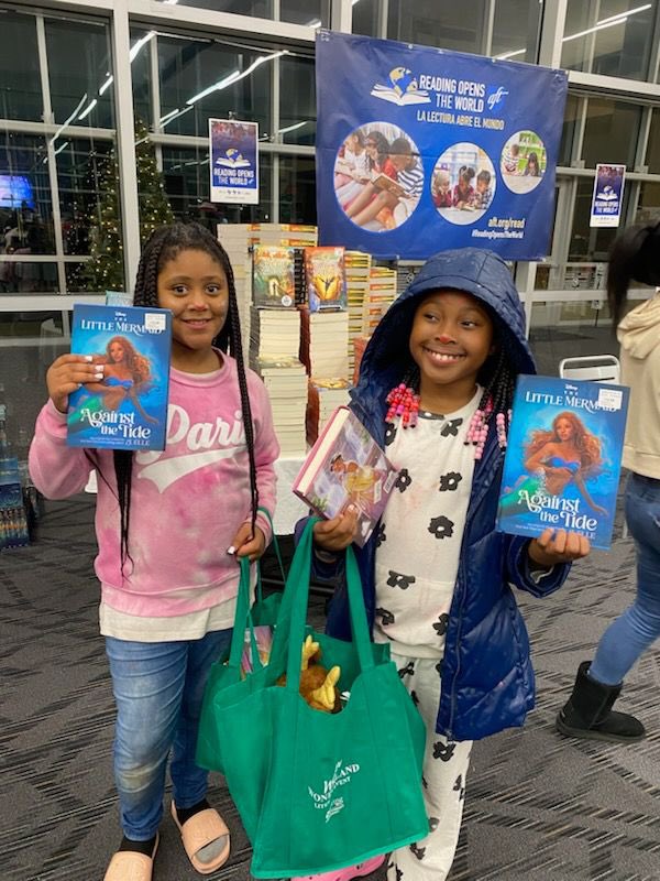 AftSpring's tweet image. We’re having a wonderful Reading Opens the World Winter Wonderland Event with Spring ISD! #ReadingOpensTheWorld #FirstBook #SpringAFT #SpringISD #TheAFT