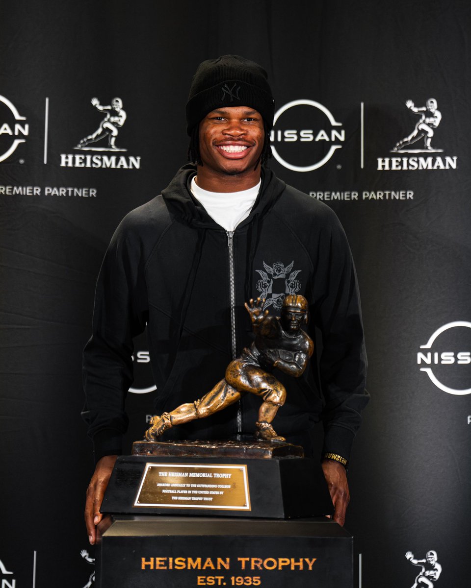 😁

<a href="/TravisHunterJr/">Travis Hunter</a> x #HE12MAN