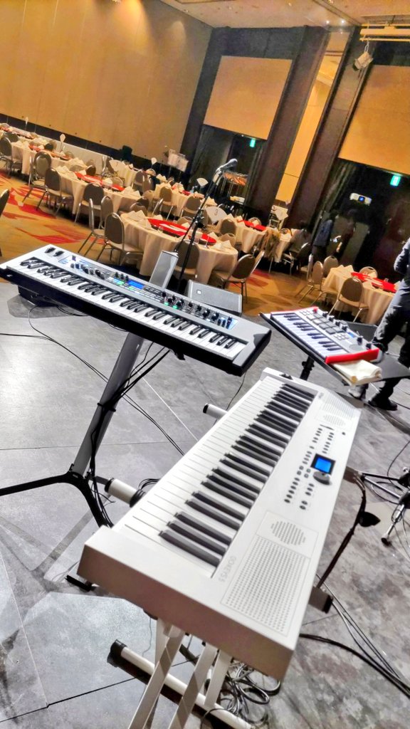 marcuryryo's tweet photo. 昨晩はホテルでライブ♪
#CK61 #GOKEYS5 
#MPKminiPlayMK3 https://t.co/tOdx6jpkxX