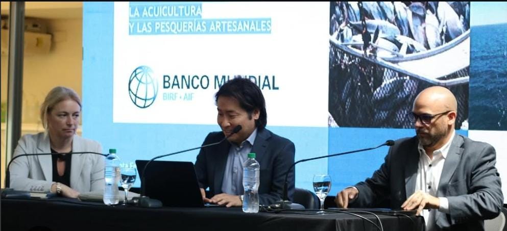 🐟💼 En Rosario, debatimos el futuro de la cadena de valor del pacú junto al Banco Mundial 🌊. Santa Fe y la Región Litoral lideran el camino hacia un desarrollo sostenible que genera empleo y cuida el ambiente. 🌱 #RegiónLitoral #EconomíaAzul