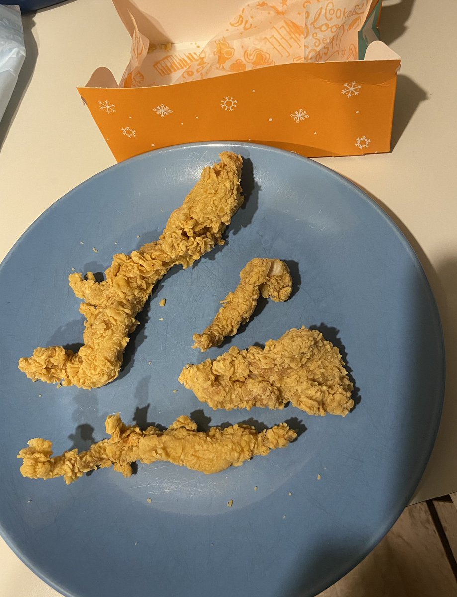 srs729's tweet photo. @Popeyes 😳
$2.79/ each? No this is not a kid’s menu meal. It’s a 3 piece meal. 🗑️ https://t.co/66pLM0CF5a