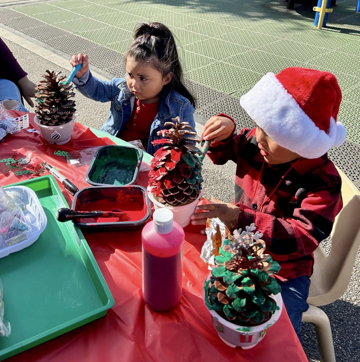Pinewood EEC students &amp; parents had a wonderful time at the annual winter festival! The students filled the air with joyful songs and lively dances, while parents joined in on winter-themed art activities. <a href="/LASchoolsNorth/">LAUSD Region North</a> <a href="/Kelly4LASchools/">Kelly Gonez, LAUSD</a> <a href="/MLB4PreK/">Martha Borquez</a> <a href="/earlyed_la/">EarlyedLA</a>