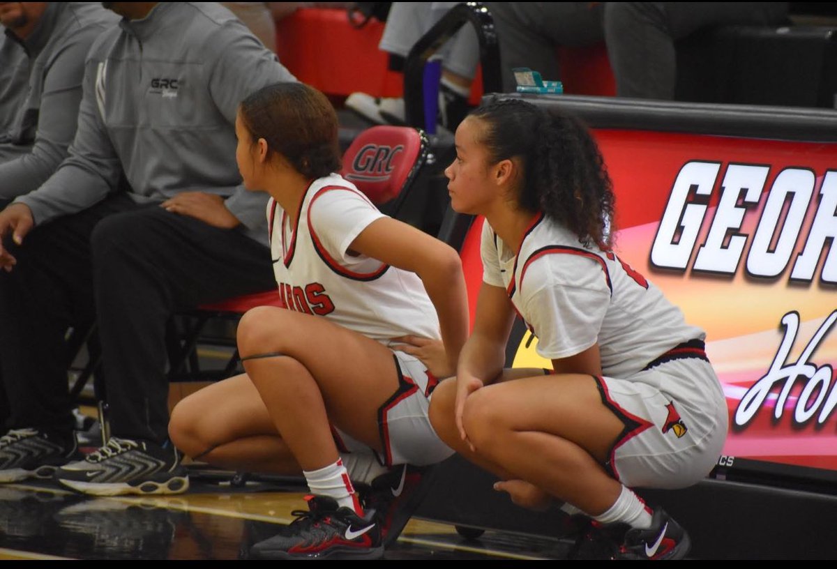 CoachChestnut16's tweet photo. This will never get old!
#FamilyBusiness #GRCHoops https://t.co/4WrgtcrQij