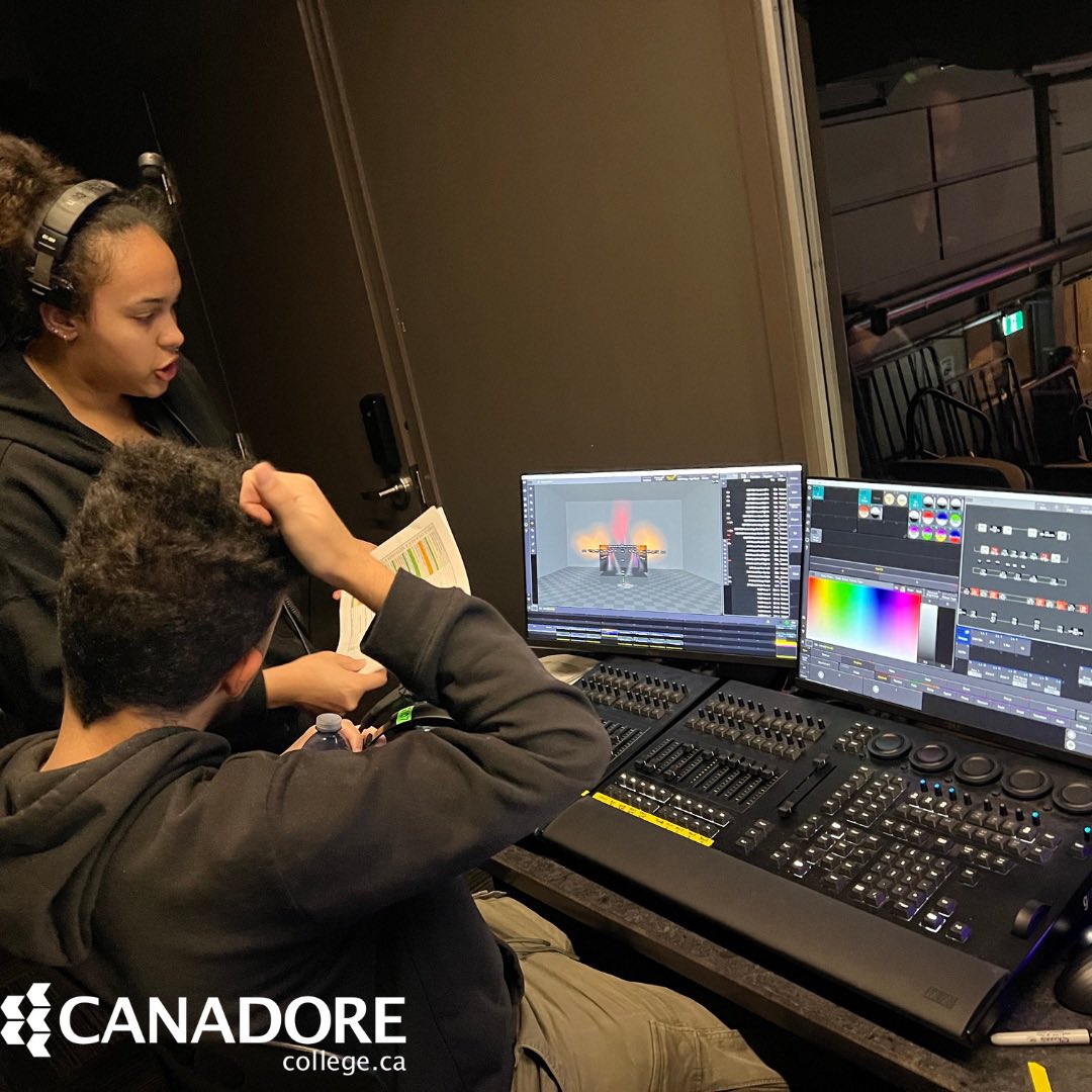 MediaHbCanadore's tweet image. 🎶✨ Hands-On Learning in Music Engineering! 🎛️🎤

Our Music Engineering students are mixing tracks, experimenting with mic placements, and mastering acoustics to shape the future of sound! 🎧

#CanadoreCollege #MusicEngineering #AudioProduction #HandsOnLearning  #NorthBay