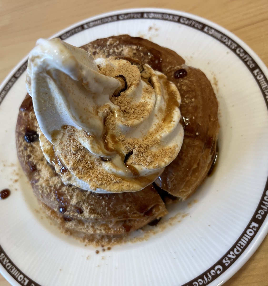 昨日コメダで信玄餅シロノワール食べた❤️
美味しかった！✨

#シロノワール 
#信玄餅