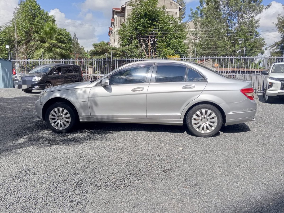 tdAutolink's tweet image. Dont just buy a car-by an Experience
2010 MERCEDES-BENZ c200 Kompressor
Luxury, Perfomance &amp;amp; style in one package!!
Location: utawala
Asking 1.35m slightly negotiable 

0703465898 for viewing &amp;amp; Test-drive