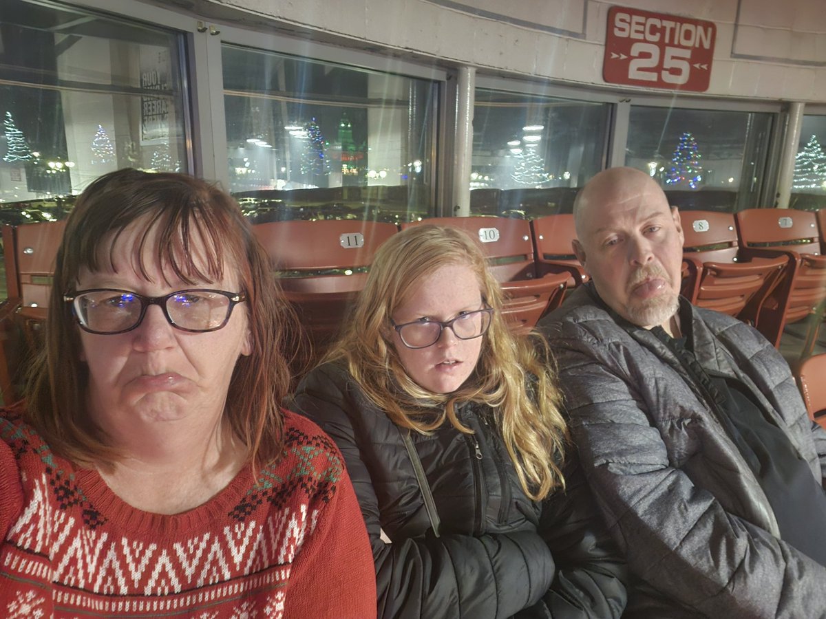 9ahC's tweet image. We just got #whamageddon2024 at the @HomeFreeGuys concert! Home fries deserve better 😉😂