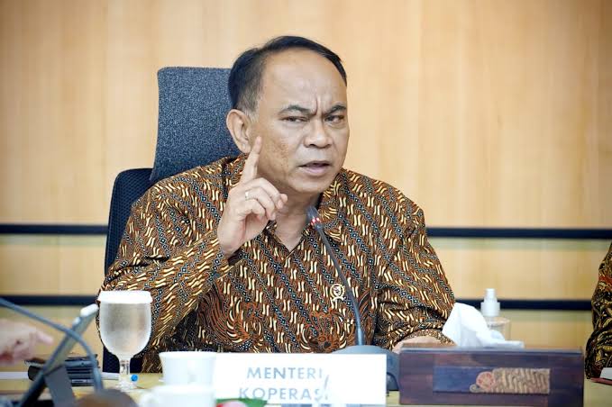 Hallo ooo JUDOL Kasusnya Kok Mandek ......❓Kroco² Sdh Di Tangkap Terus Mantan Menteri Kominfo Kapan❓
