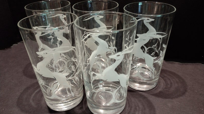RetroRecollec's tweet photo. https://t.co/vLwP1Owuea
Mid-century Modern Federal Glass Art Deco Gazelle Highball Glasses. Frosted Gazelle barware . #MidCenturyBarware #ArtDecoGazelle #highBallGlasses. #wiseshopper https://t.co/rkhQTzP06P