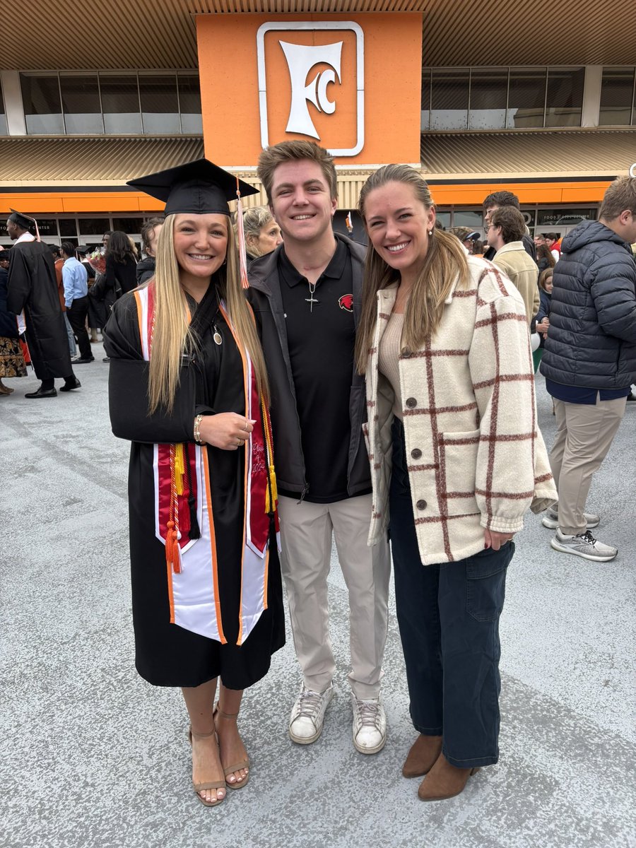 RickErickson14's tweet photo. Go Big Lex!!  Graduated from UT Knoxville today!  Let’s go!! https://t.co/VIpHOAmviq