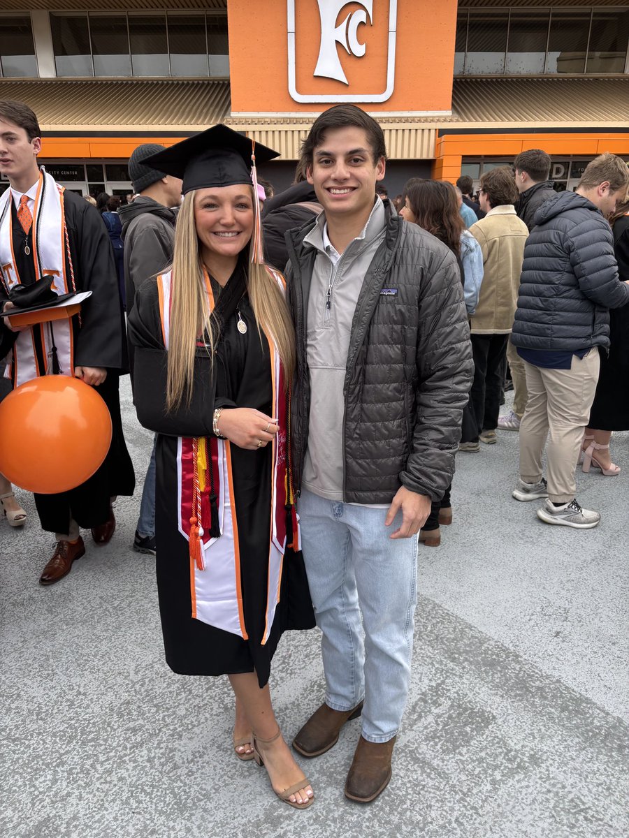 RickErickson14's tweet photo. Go Big Lex!!  Graduated from UT Knoxville today!  Let’s go!! https://t.co/VIpHOAmviq