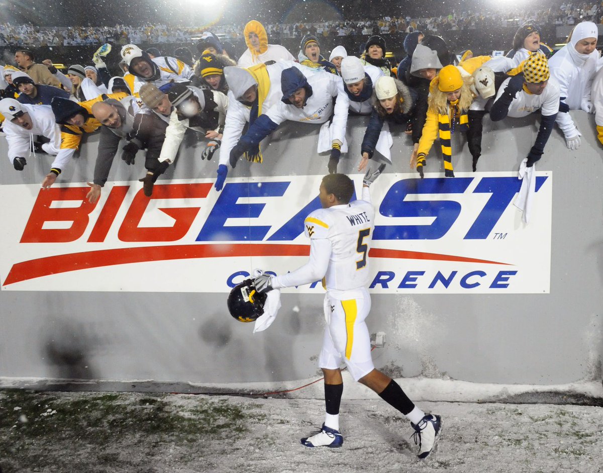 WBOY12News's tweet image. Former WVU QB Pat White expresses interest in joining Rich Rodriguez's coaching staff trib.al/UGNqdQj