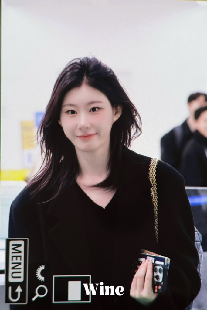 low quality chaeryeong tweet media