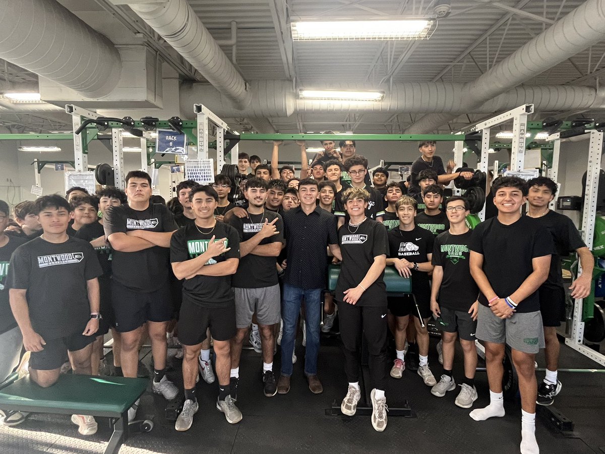 ramsbaseball12's tweet photo. “May I be excused, have to get ready for my graduation.” Awesome @REC_MHS is graduating Seniors with their Associates before receiving their diploma!  Congratulations Gabe! @MontwoodHS ⚾️is extremely proud of you for being the epitome of a scholar athlete! #RoleModel @SocorroISD https://t.co/DOTdgyL8Iy