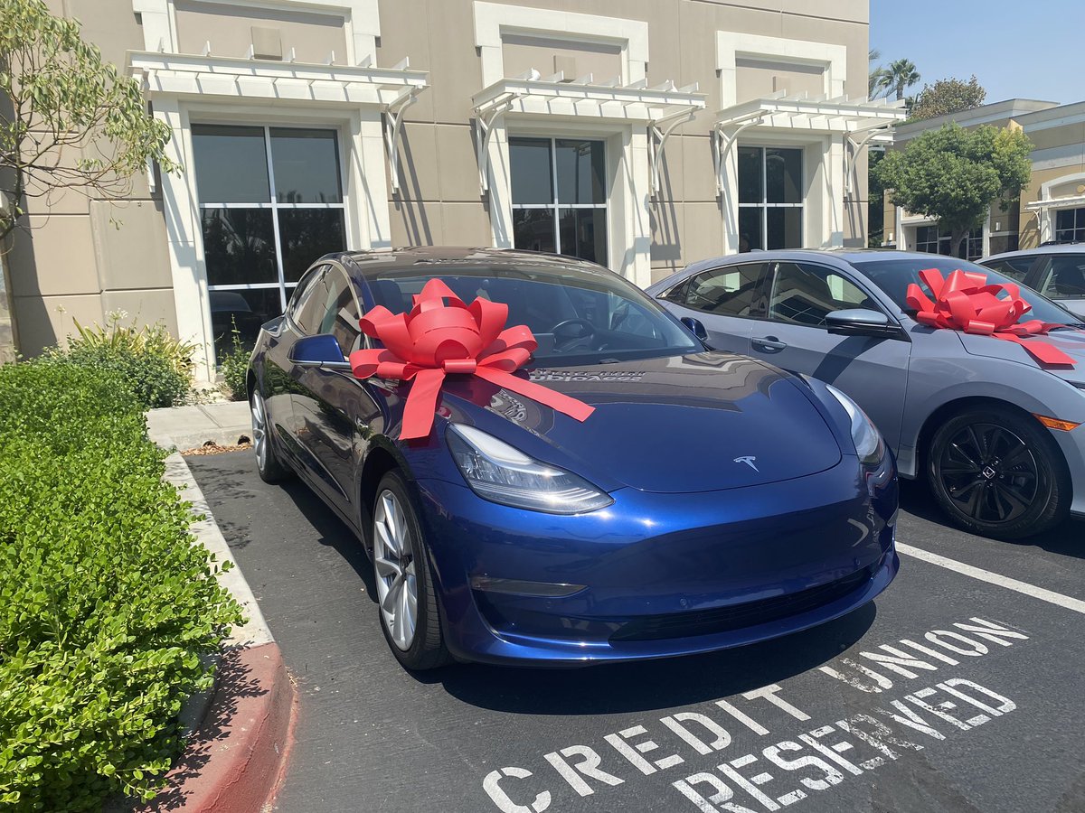 autoexpertsocal's tweet image. Terrell has worked hard to get his dream car! He is pictured here with his VERY PROUD mother! Big congratulations to you! 🎊🎉🎊 
•
•
•
#autoexepertsocal #autoexpert #socal #tesla #itselectric #workhard #proud
