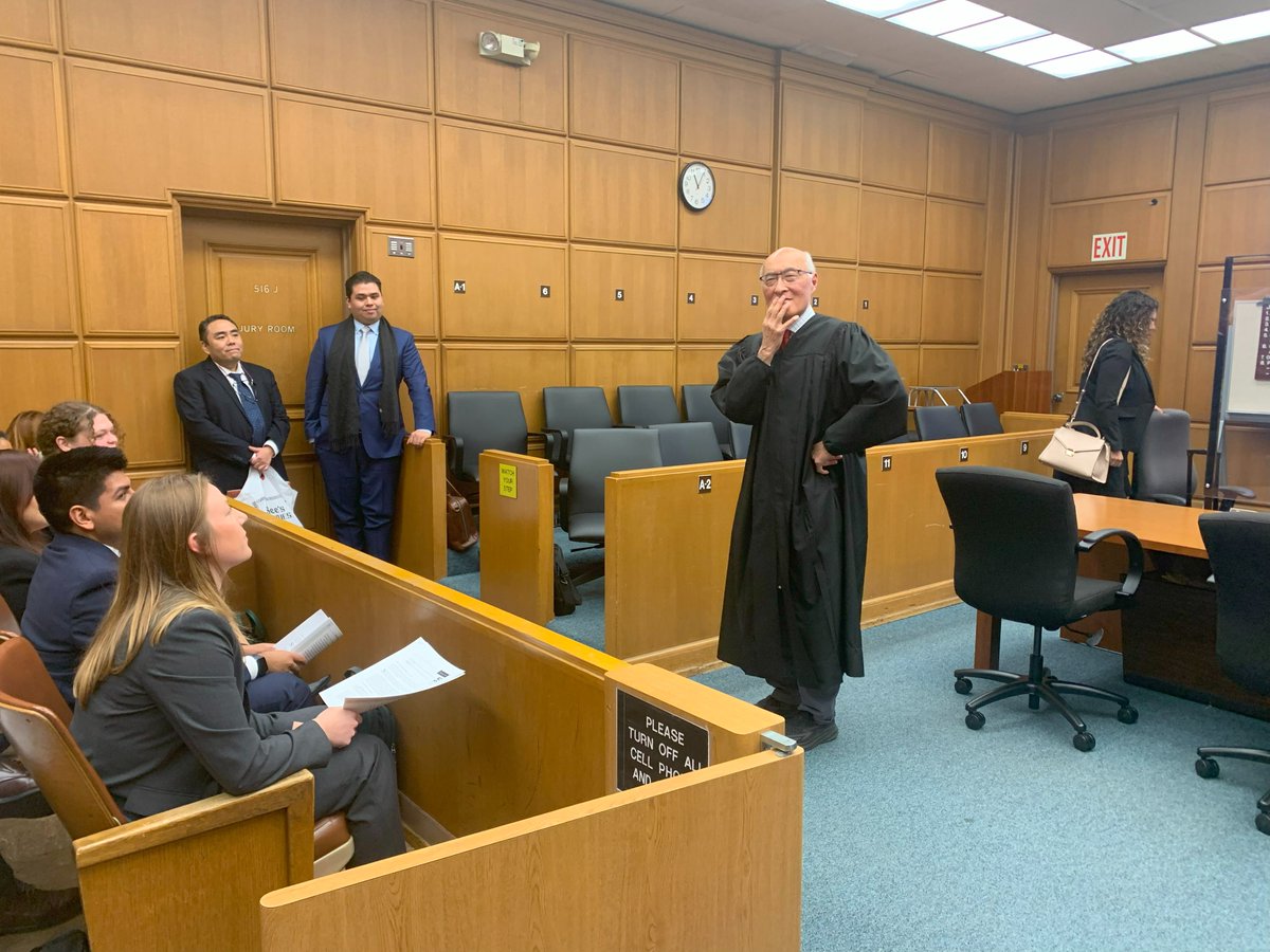 Congratulations to our newest members of the State Bar! 🎉 

Leading the swearing-in ceremony was former Executive Director of LAFLA Judge Bruce Iwasaki. We are grateful these advocates have chosen to begin their legal careers at LAFLA, working alongside our courageous clients.