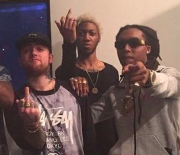1800Helios's tweet photo. RIP OG Maco. This picture is crazy. All legends <\3 https://t.co/1rqQpKyvoX