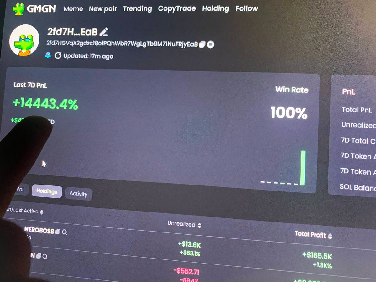 Crypto_QianXun's tweet photo. 我发现内部人士的钱包从memecoins赚取了约+$27M的利润！

你可以轻松地跟踪他们的交易并每天赚取$2,000-$3,000。

他们的钱包列表和策略👇🧵 https://t.co/pqM7VOf6bj