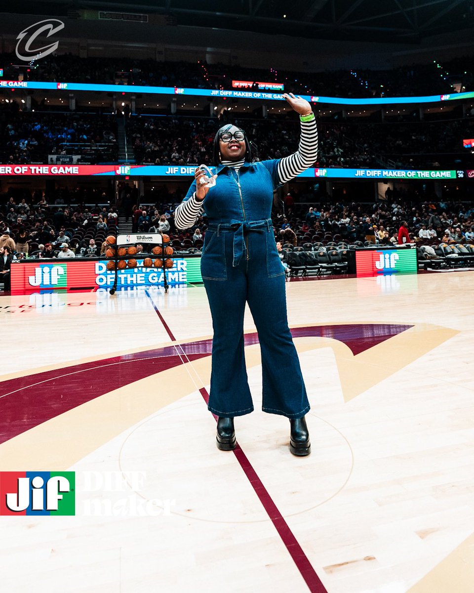 CavsCare's tweet photo. Tonight's @Jif Diff Maker of the Game is Dameyonna Willis, the Founder of @QueenIAM4!

@QueenIAM4 builds, fosters ways to be creative and engaged with young girls in Northeast Ohio. https://t.co/Y5hbldJqhP