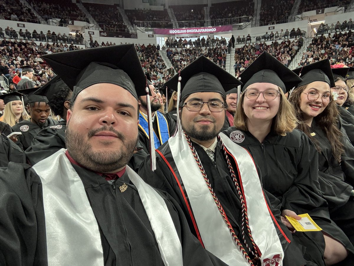 wx_CycloneEd's tweet photo. After almost 12 years later…the dream is complete. 👨🏻‍🎓 https://t.co/0t2tsLblJo