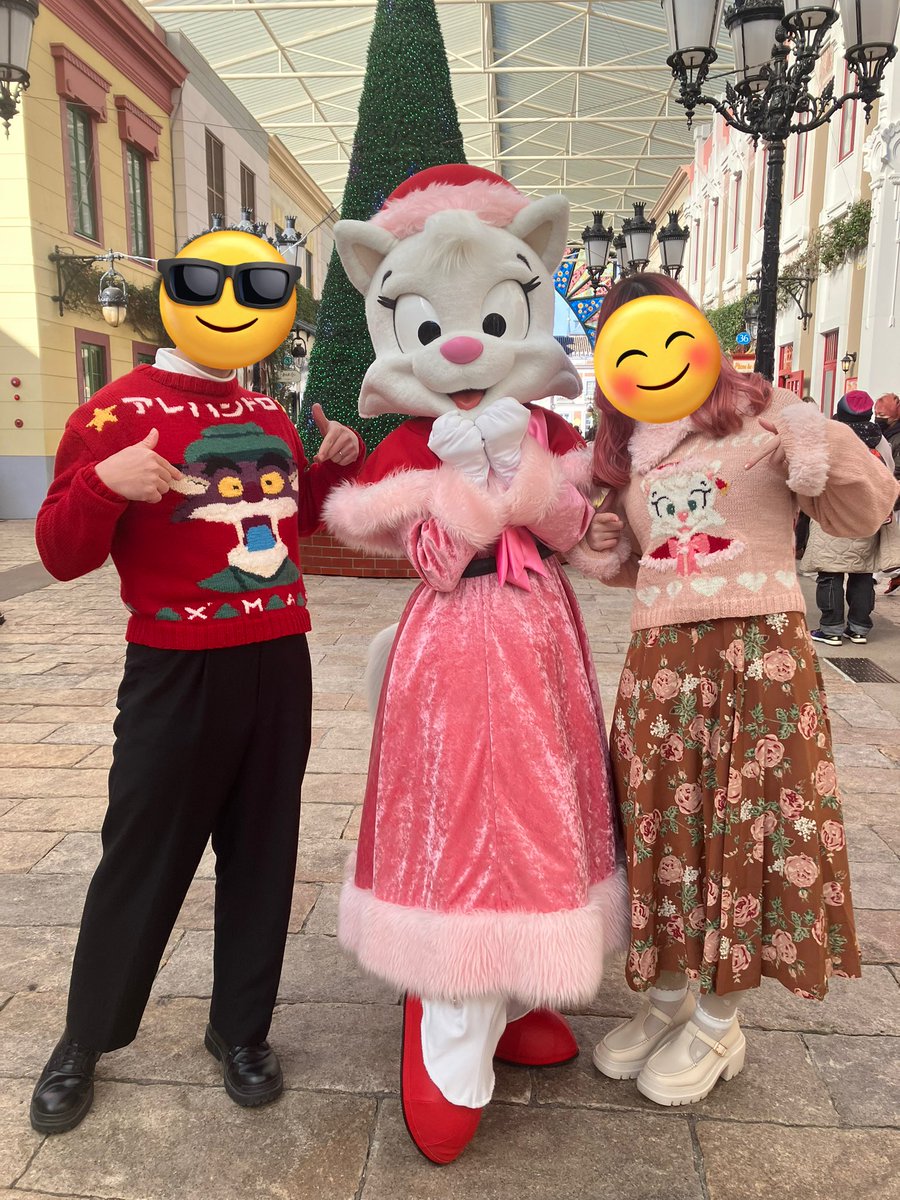 espana_chako's tweet photo. 推しugly sweater！！！！！
頑張って編みました🧶 https://t.co/zlx9i7CPgb