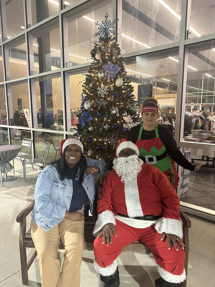 McDanielSpring7's tweet image. Our @SpringISD Reading Opens the World Winter Wonderland was a joy! The rain couldn’t stop us from this annual event where our students, families, and community celebrate the holiday season through literacy! Thank you @AftSpring, @SpringISD_FACE, @SpringEdFound &amp;amp; @FirstBook! 💙💚