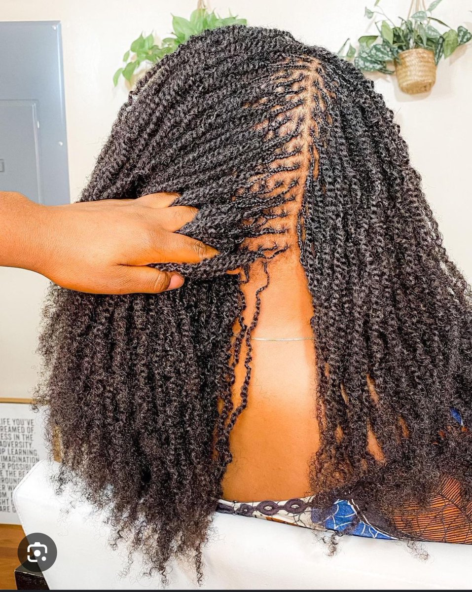 Jessy_CVwriter's tweet image. Who can make this hairstyle for me in Nottingham please?? #braid #microtwist #Nottingham