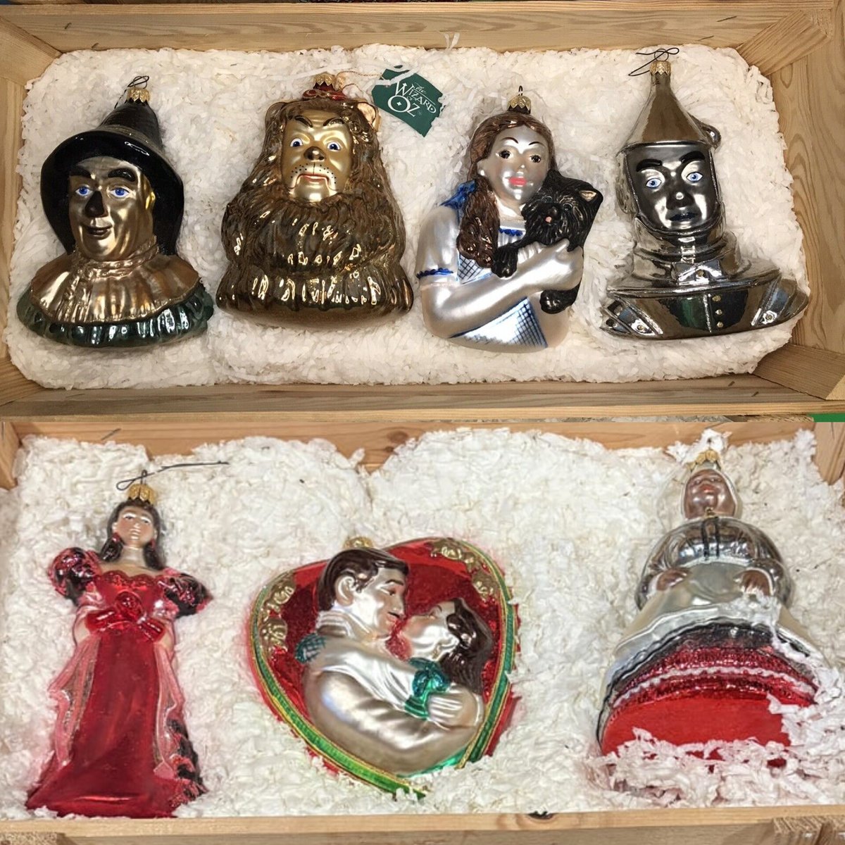 CineClassicAr's tweet photo. —My Christmas ornaments.

#TCM30 #TCMParty #MGM100 
#ChristmasInTechnicolor https://t.co/eopfUgwULq