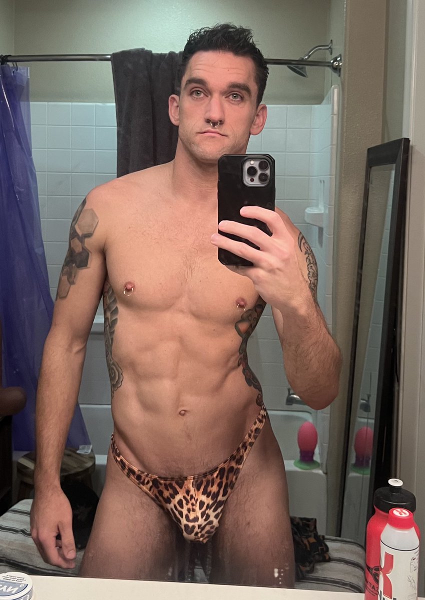 As usual my mirror has lube on it 🤣 i need more huge fists to punish me for being a piggy