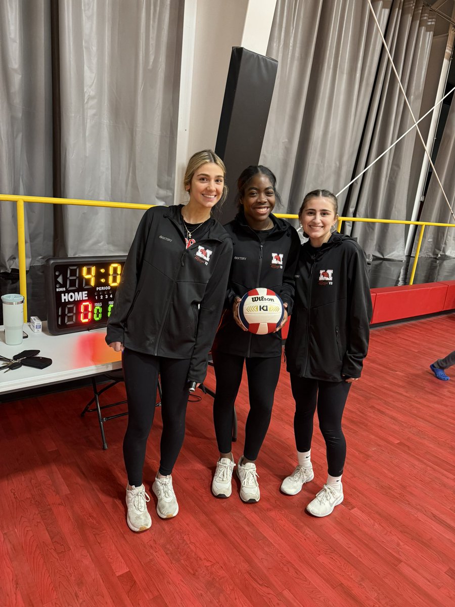 RedHawkVB's tweet image. Things are heating up at our Marist Sportsplex on Night 1 of the RedHawk Invite 🏐🙌 #8thGraders #FutureProgram 💯