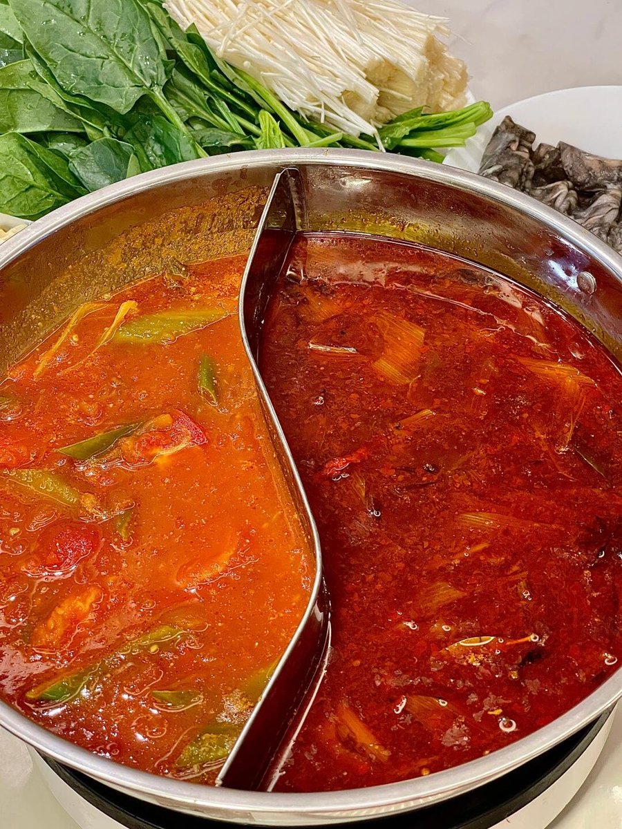 alejandrejorge2's tweet photo. Hot pot is a must in winter https://t.co/26pWMmocs2