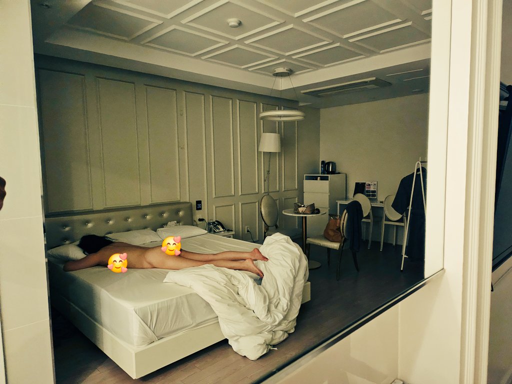 공주님과 함께 다시 복귀했어요 ㅎㅎ
종종 만남 함께하실 서울 부부, 커플들 친하게 지내요^^
#부커 #서울부커 #커플만남 #초대 #스왑