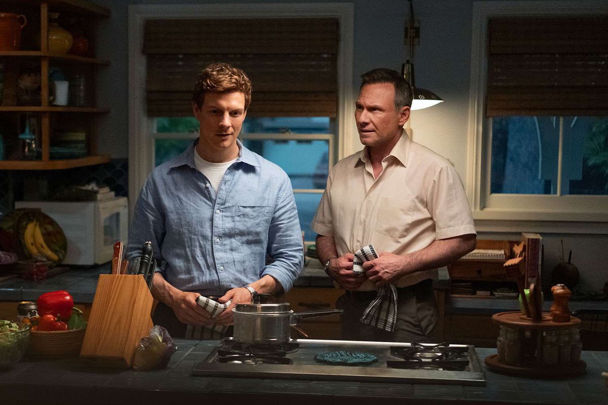 Michael Hall narration, Christian Slater dad, 90’s music… YES PLEASE! I’m hooked. #DexterOriginalSin