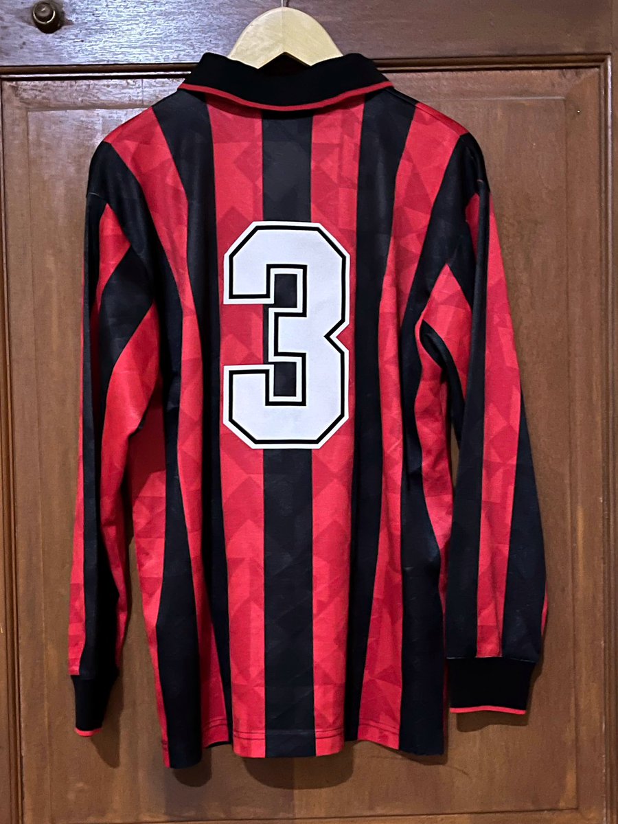 alief_do2's tweet photo. For Sale
Celtic 97/98
Excellent 
Size XL
2.749k
Ac Milan 94/95 
Mint
Size L
Fast response 0811217448
@Jerseyforum #jerseyforsale #jersey4sale https://t.co/3cy8jSJo7b
