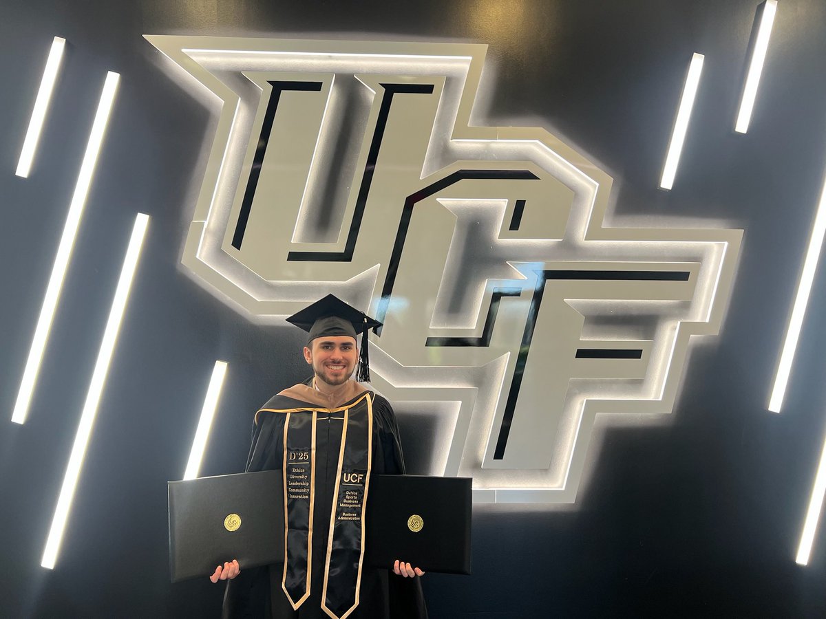 itsBrysonTurner's tweet photo. It’s officially official. #GKCO #ChargeOn #UCF #TwoMastersDegrees https://t.co/8Ww9RQyqqP