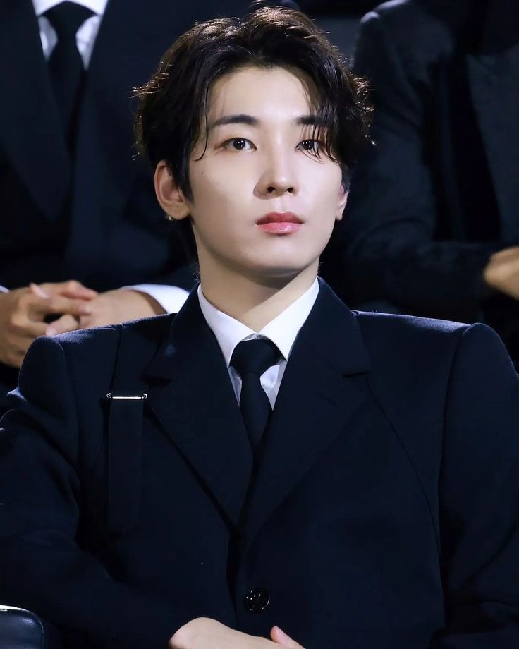 itslulululu's tweet image. My cat boy | Meanie au

Onde Wonwoo, famoso escritor do século 18 foi amaldiçoado a viver por séculos como um gato até que encontrasse alguém que o amasse de verdade, a ponto de se sacrificar por ele.