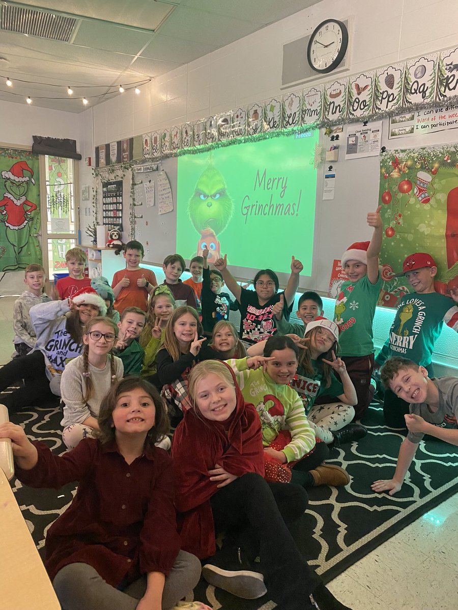edrewY115's tweet photo. Grinch day! We also had one of my previous students as our mystery reader today. 💚 @115ccgs https://t.co/eTE5KImaUF