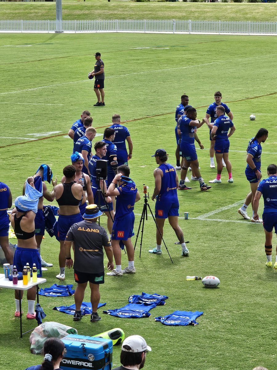 18webby81's tweet photo. Great day at the @TheParraEels members session. Boys looking good. #nrl #lesssgooo #parradise https://t.co/UFsP02vz1G