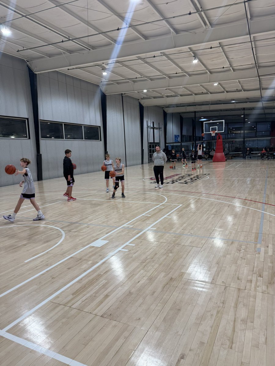 Phantom Basketball tweet media