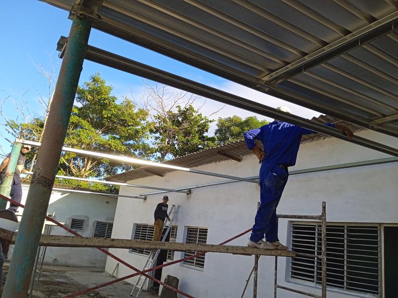 Muchas dedicación y compromiso se trabaja  para concluir las obras comprometidas para fin de año . Así lo constatamos en el CI Meñique 
#SentirPinero 
#SíSePuede
#CubaMined
#EducaciónIsladelaJuventud