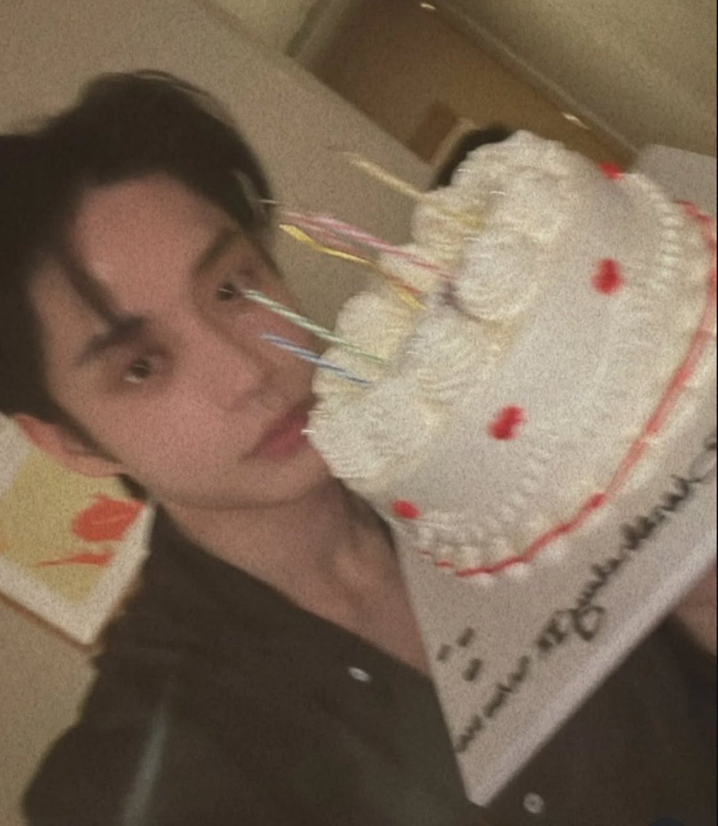 私の愛する人へ、お誕生日おめでとうございます!

あなたが健康でいつも元気でいられることを願っています！次の誕生日まで、一緒にたくさんの話をするのを楽しみにしています！

人前で言うのはちょっと恥ずかしいけど、大好きです。一緒に幸せになりましょう <a href="/Jieoong/">Ji웅</a> !