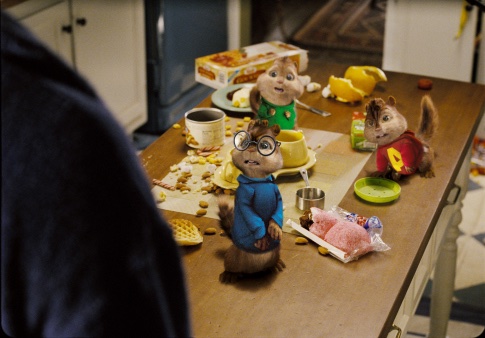 ToonHive's tweet photo. 17 years ago today, ‘Alvin and the Chipmunks’ released in theaters. https://t.co/cGkCWE8ZAD