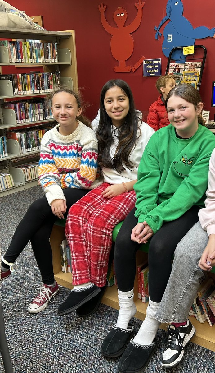 MsWorsham1's tweet photo. Barnegat Library visit Friday. My students learned so much! Thank you to an amazing library  staff. https://t.co/FJJ680Qjus